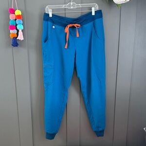 Women’s figs Zamora size medium petite